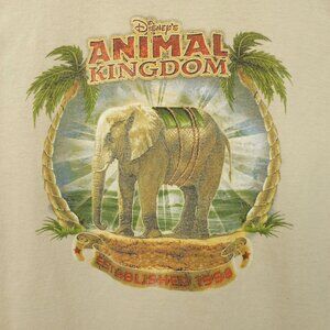 Walt Disney World Animal Kingdom Graphic T Shirt L Beige Elephant Palm Trees